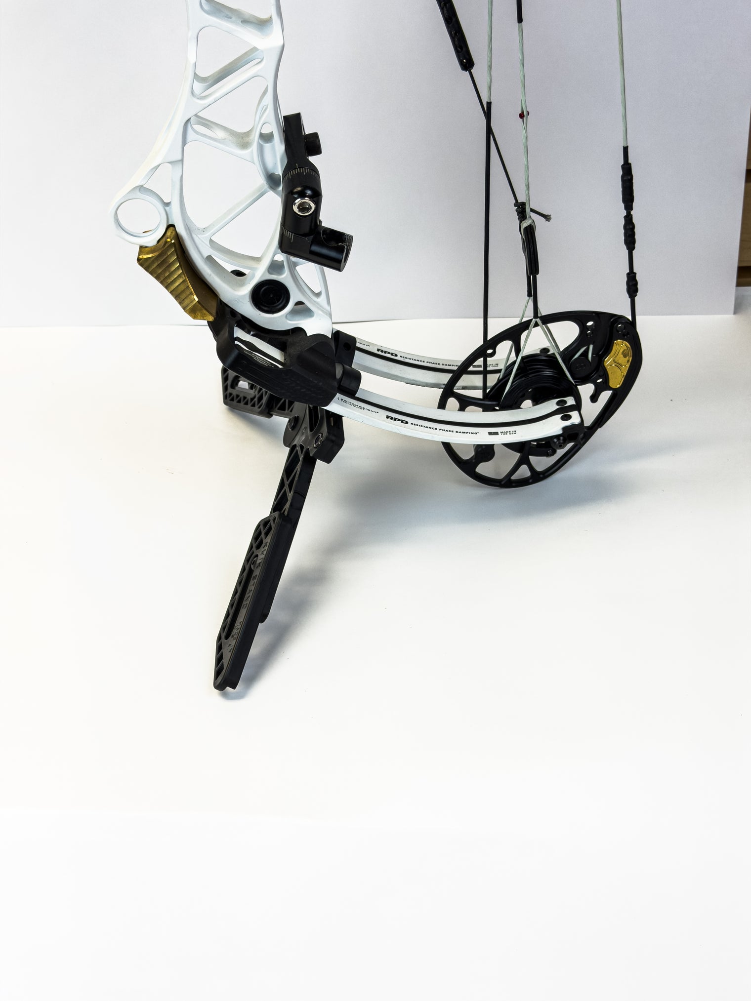 Pine Ridge Archery Kwik Stand In - Limb Bow Support – Universal Adjustable Stand for Wide - Limb Compound Bows - Pine Ridge Archery - 2564-BK